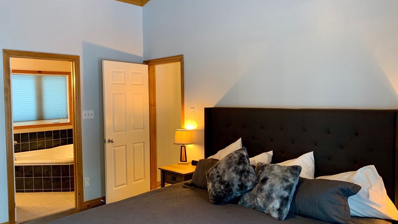 Photo of Bedroom in Highland Grove
