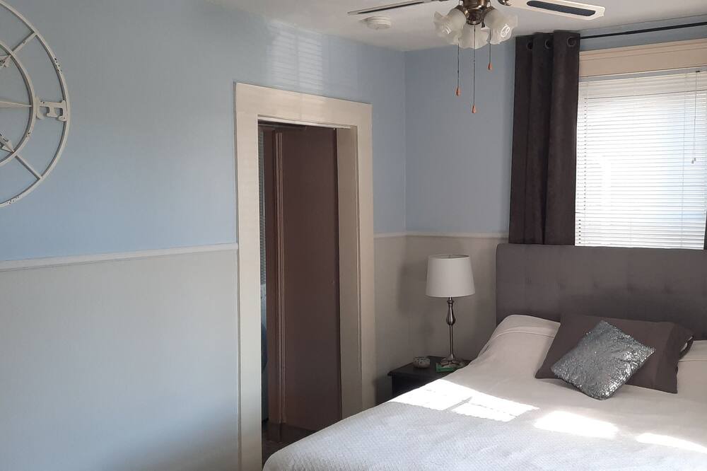 Photo of Bedroom in Port Stanley