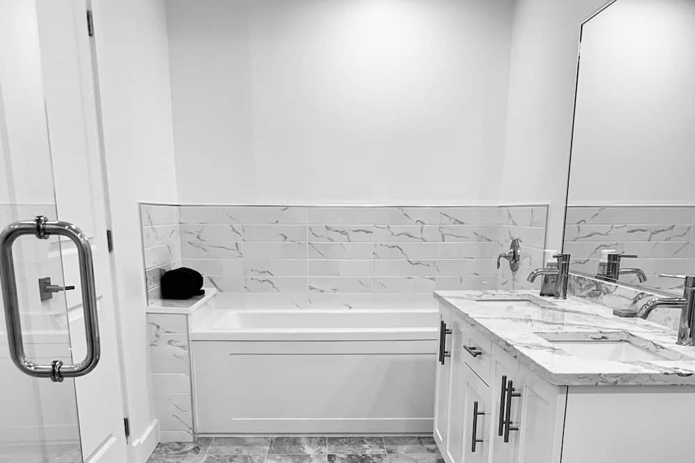 Photo of Bathroom in North Bay