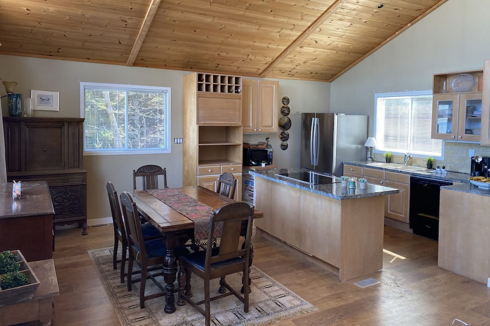 Photo of Kitchen in Highlands East