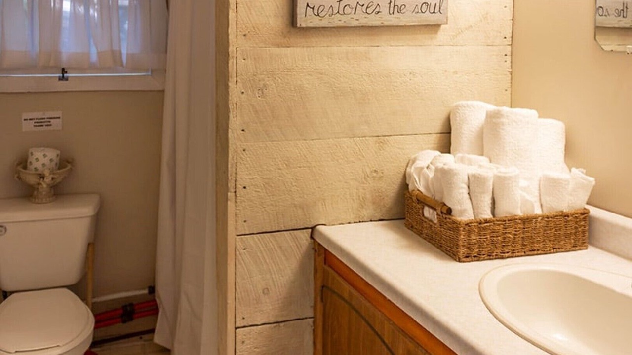 Photo of Bathroom in Papineau-Cameron