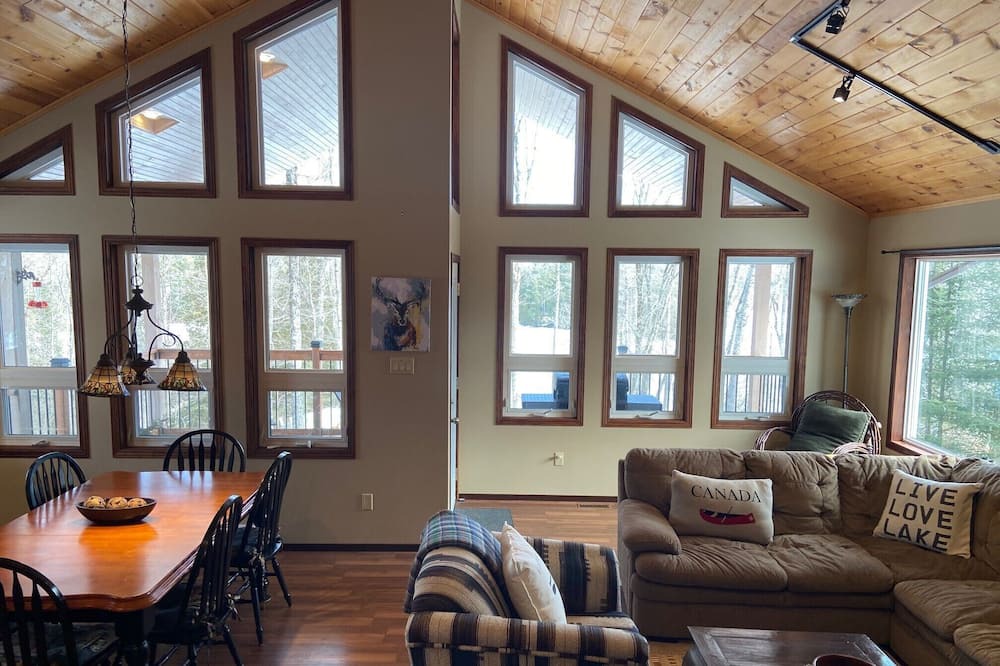 Photo of Livingroom in Wollaston