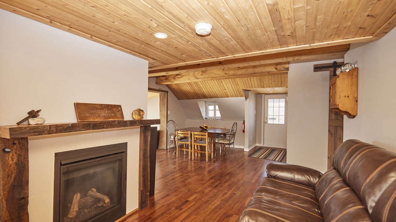 Photo of Livingroom in Dunnville