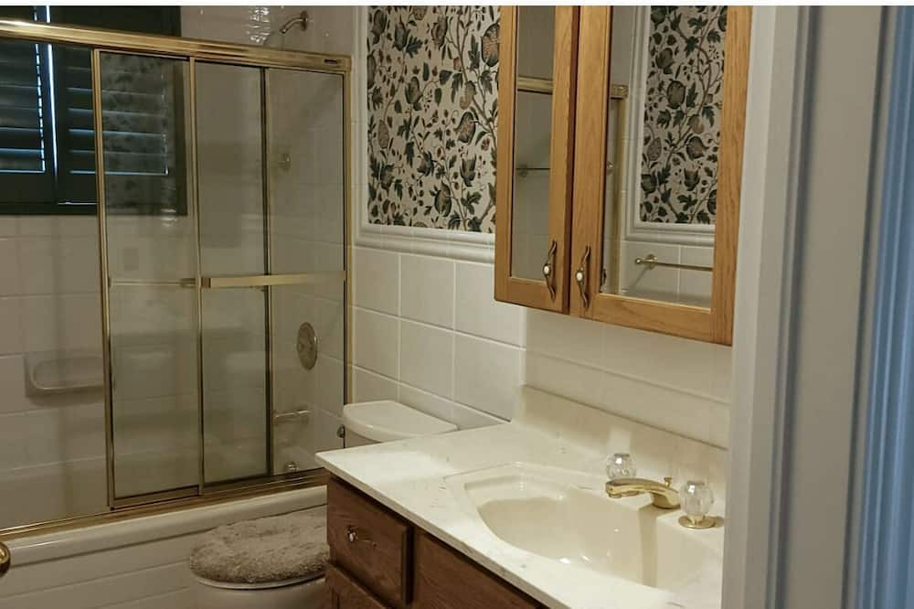 Photo of Bathroom in Meaford