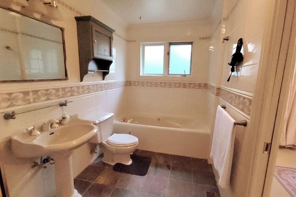Photo of Bathroom in Meaford