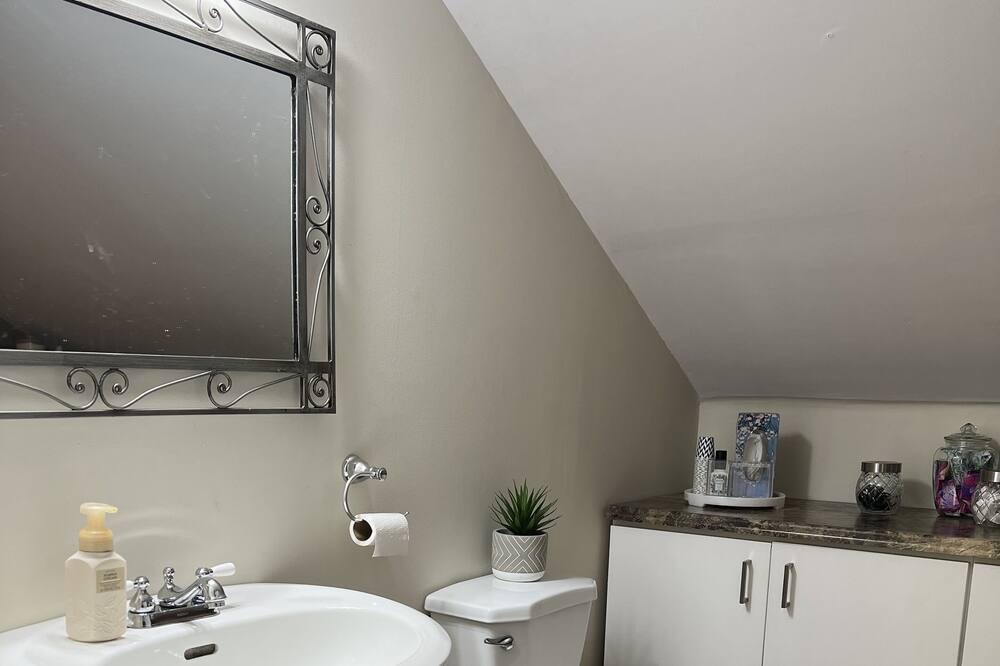 Photo of Bathroom in County of Brant