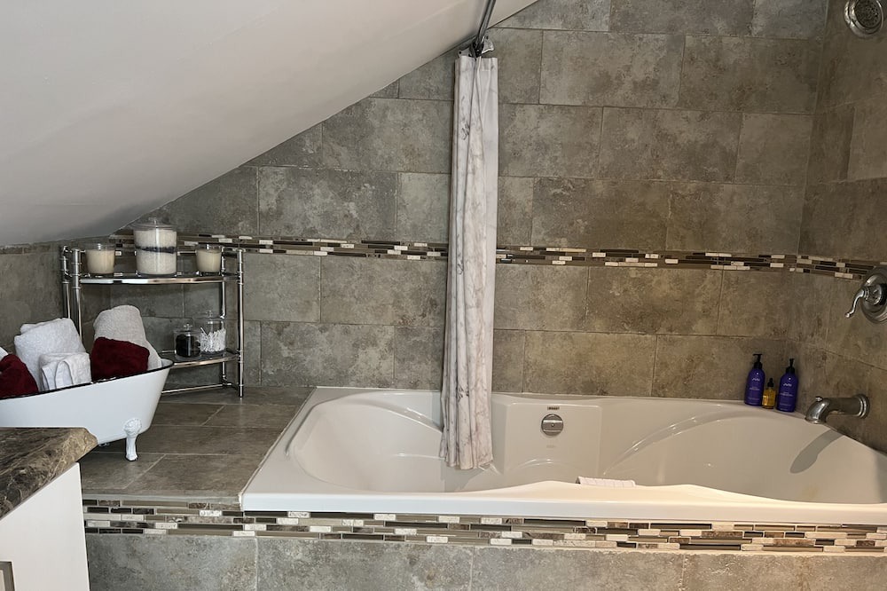 Photo of Bathroom in County of Brant