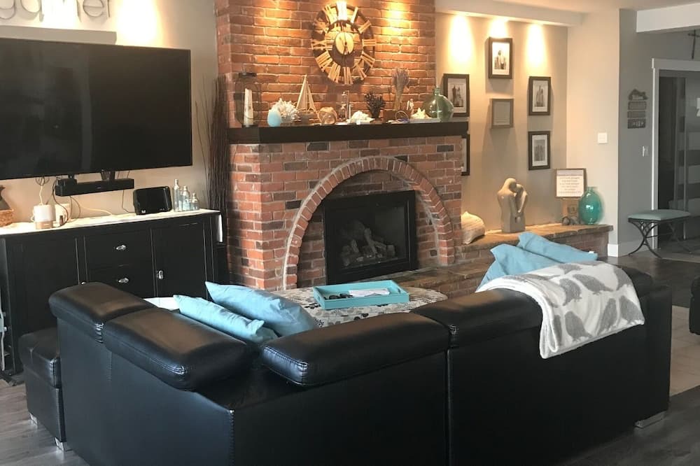 Photo of Livingroom in Winona
