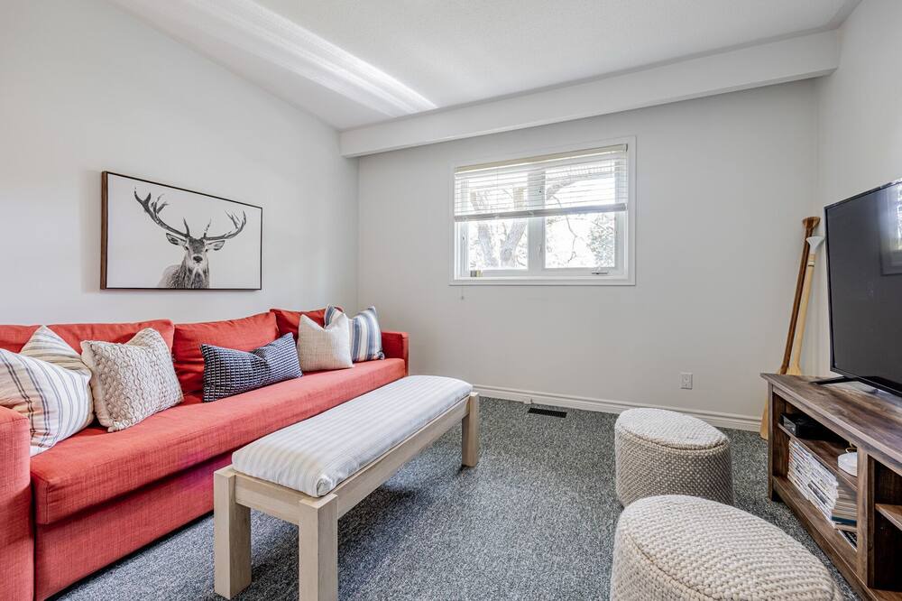 Photo of Livingroom in Lagoon City