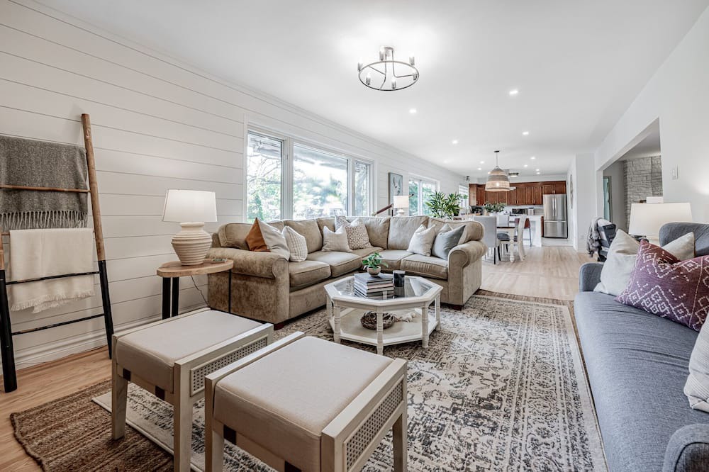 Photo of Livingroom in Lagoon City