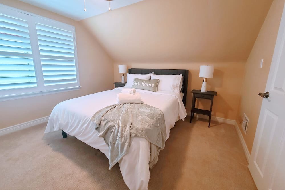 Photo of Bedroom in Rosedale