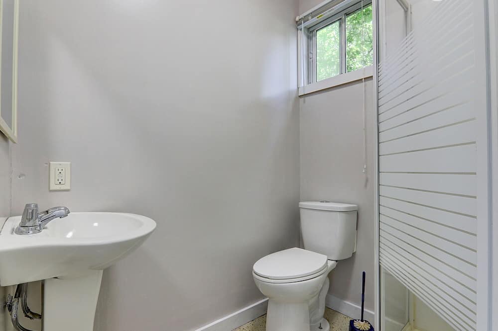 Photo of Bathroom in Roseneath