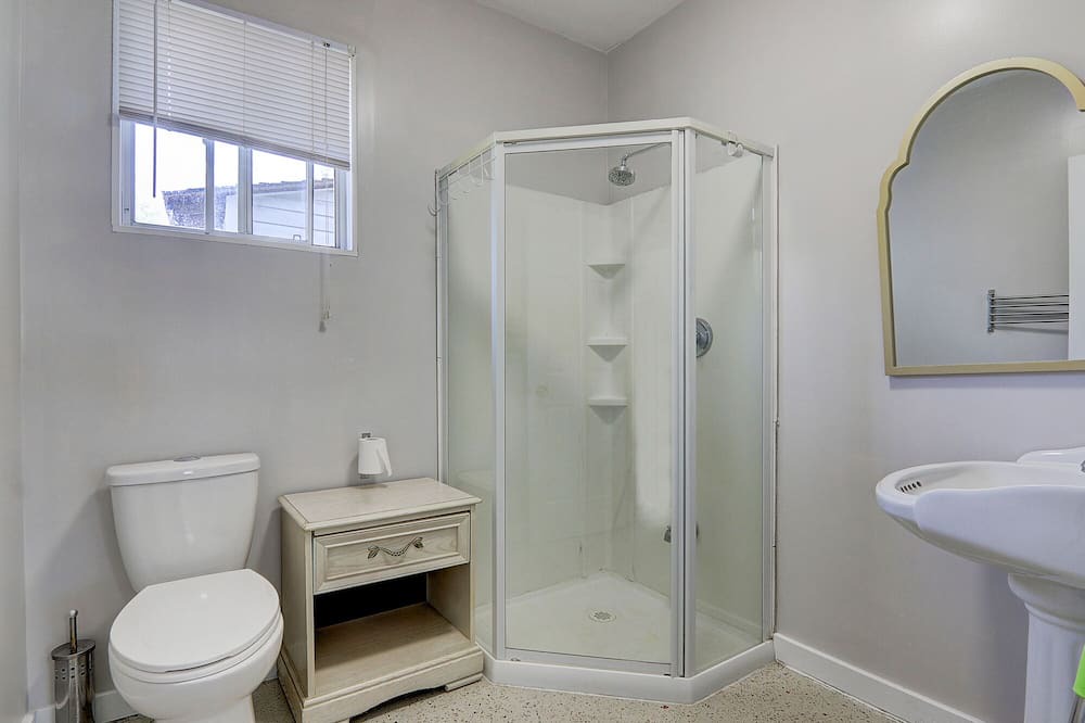 Photo of Bathroom in Roseneath