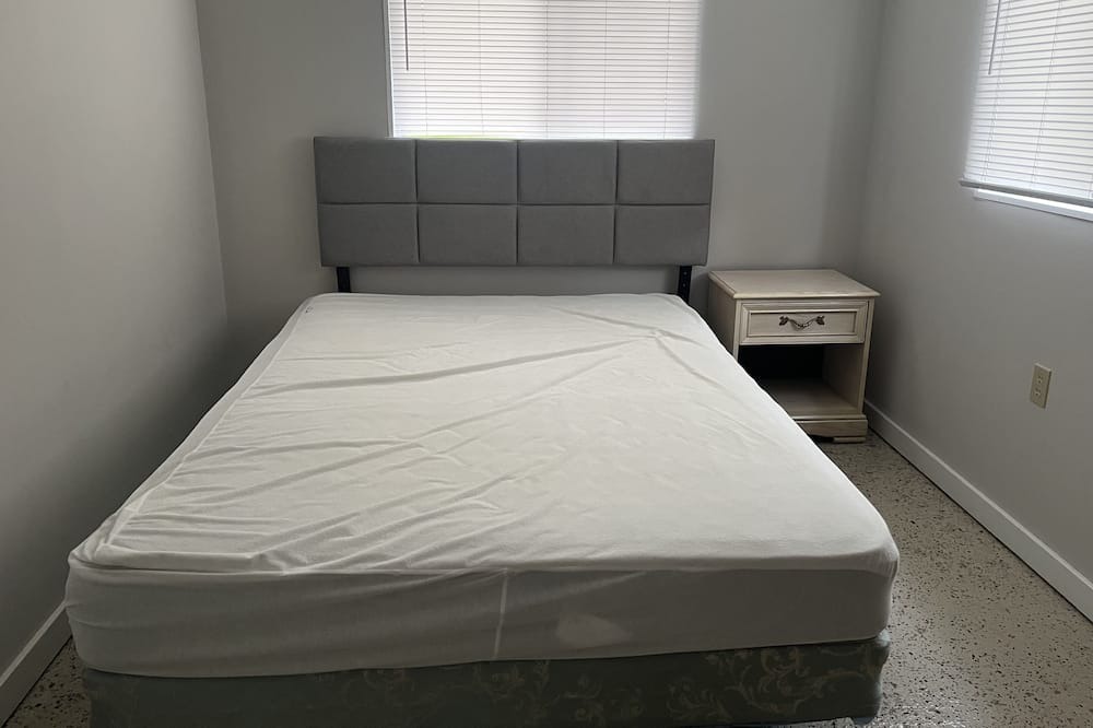 Photo of Bedroom in Roseneath