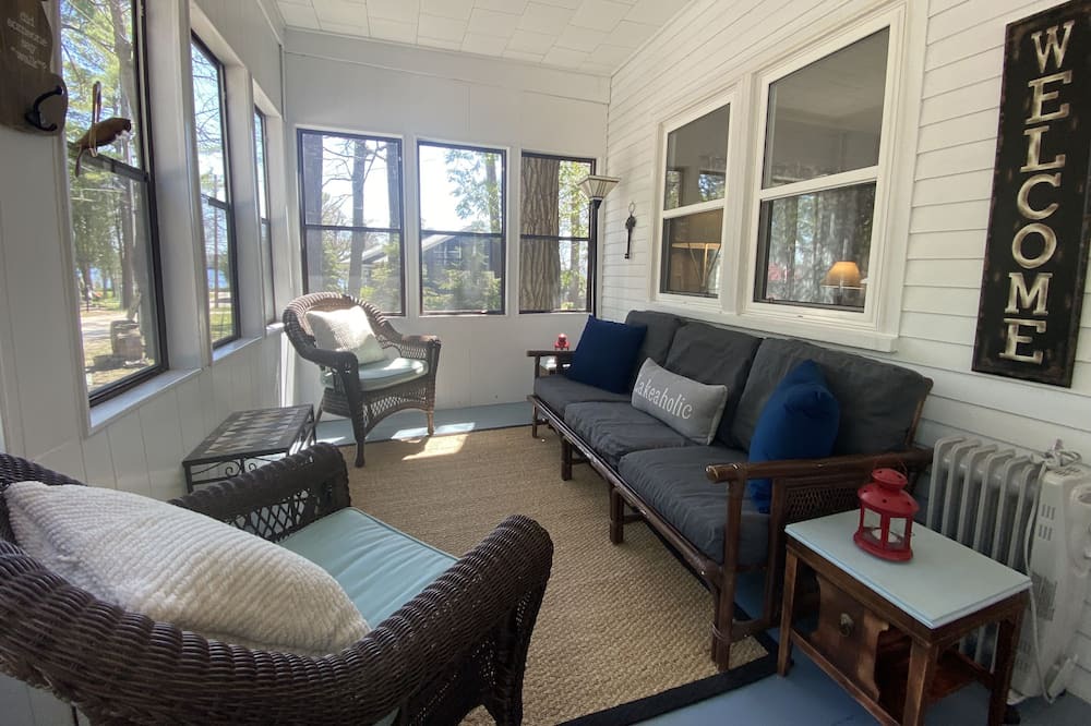 Photo of Livingroom in Fenelon Falls