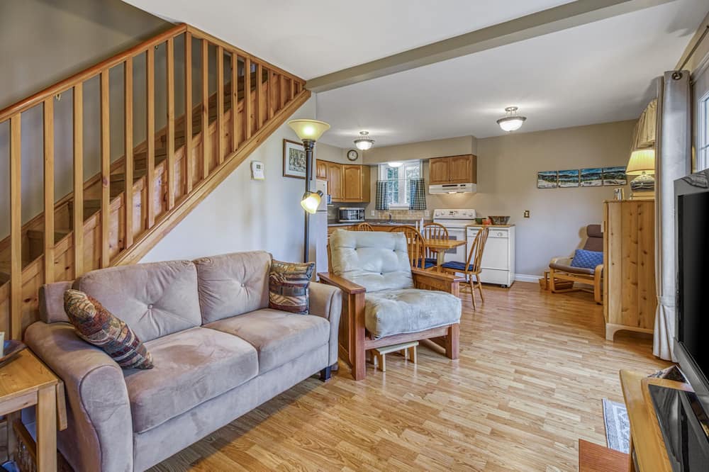 Photo of Livingroom in Manitoulin District