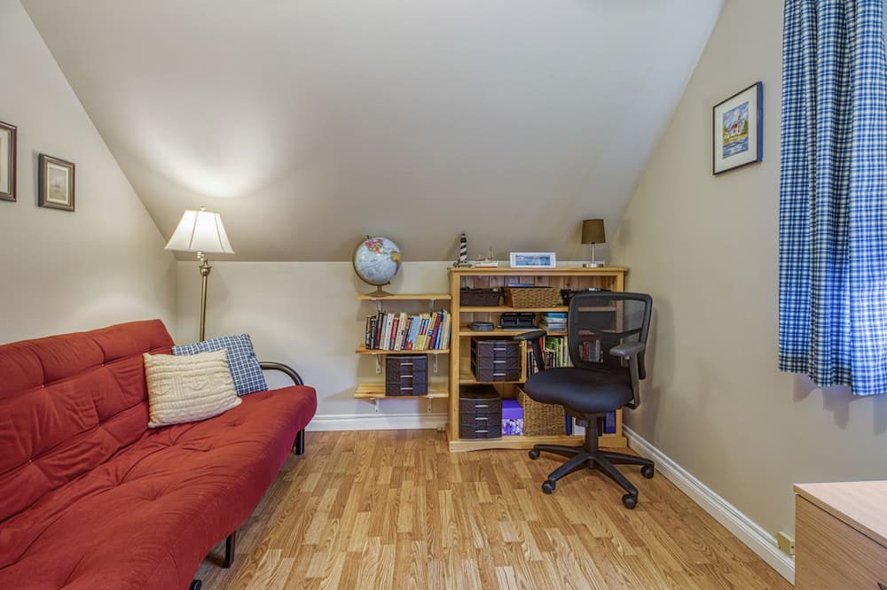 Photo of Livingroom in Manitoulin District