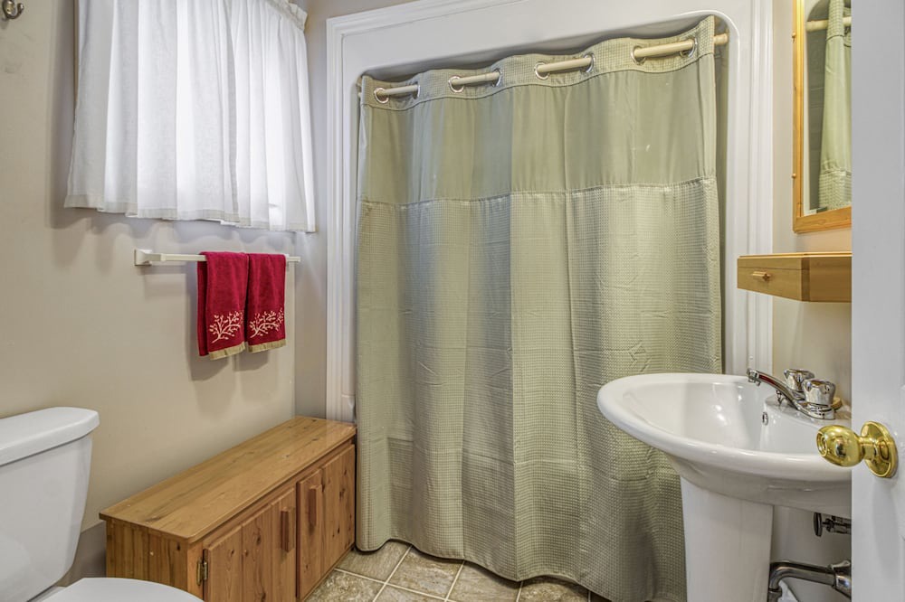 Photo of Bathroom in Manitoulin District