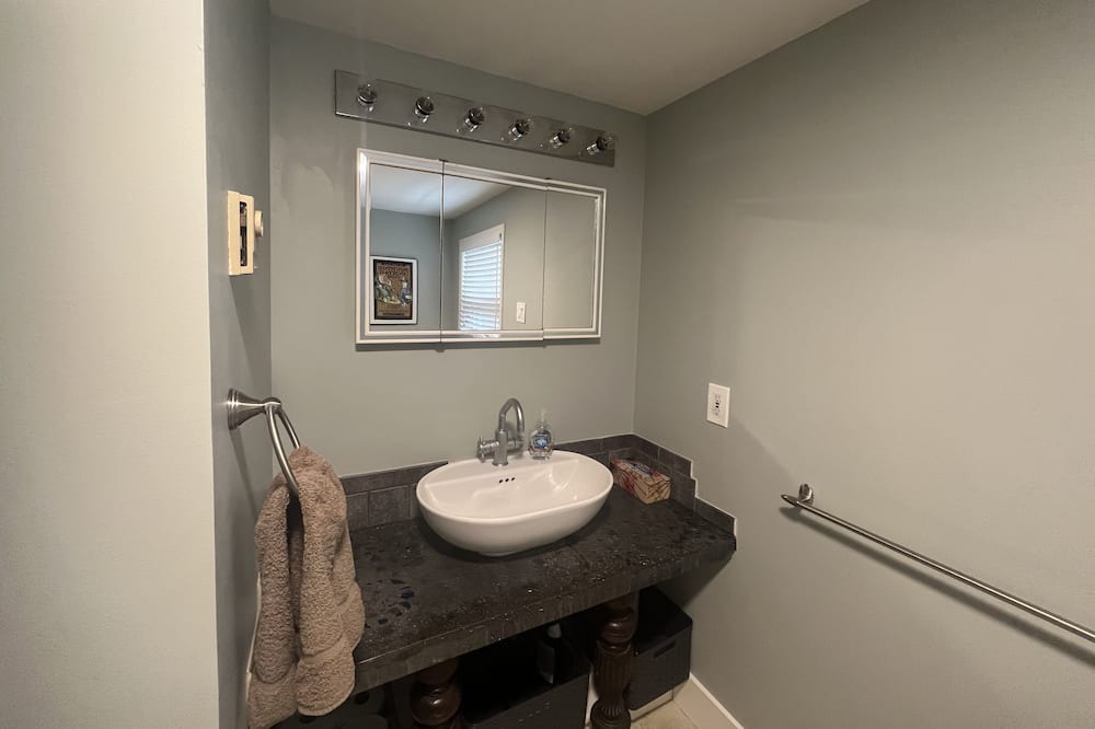 Photo of Bathroom in Georgian Bluffs