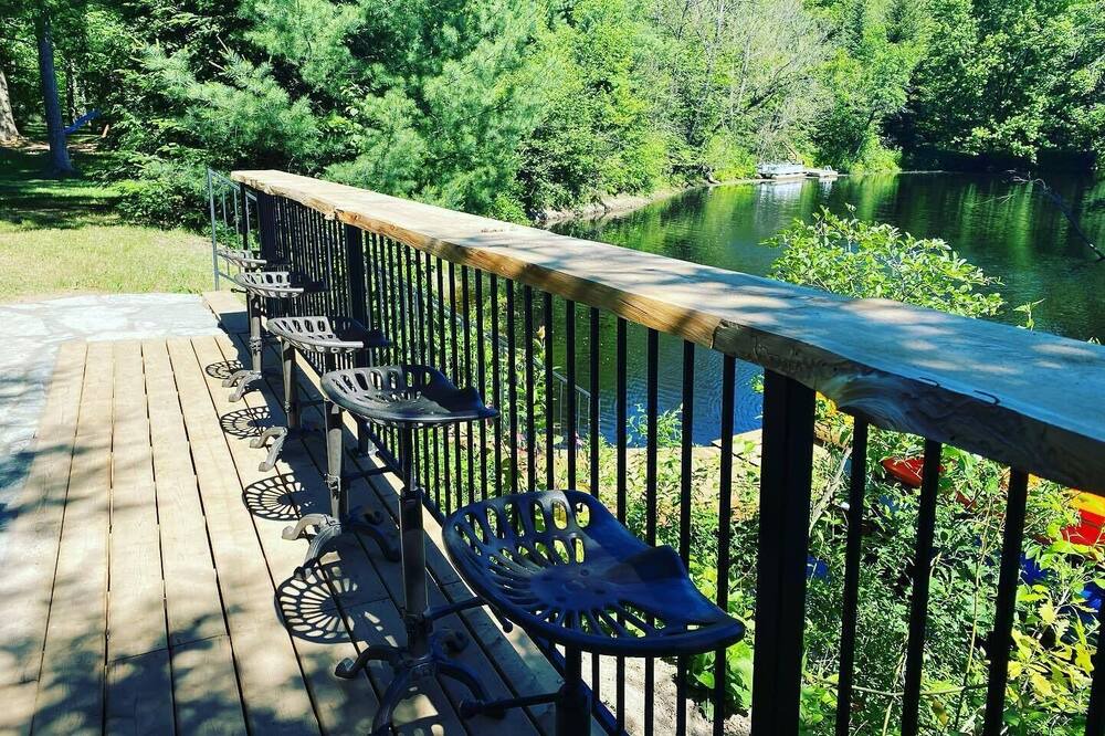 Photo of Patio Balcony in Actinolite