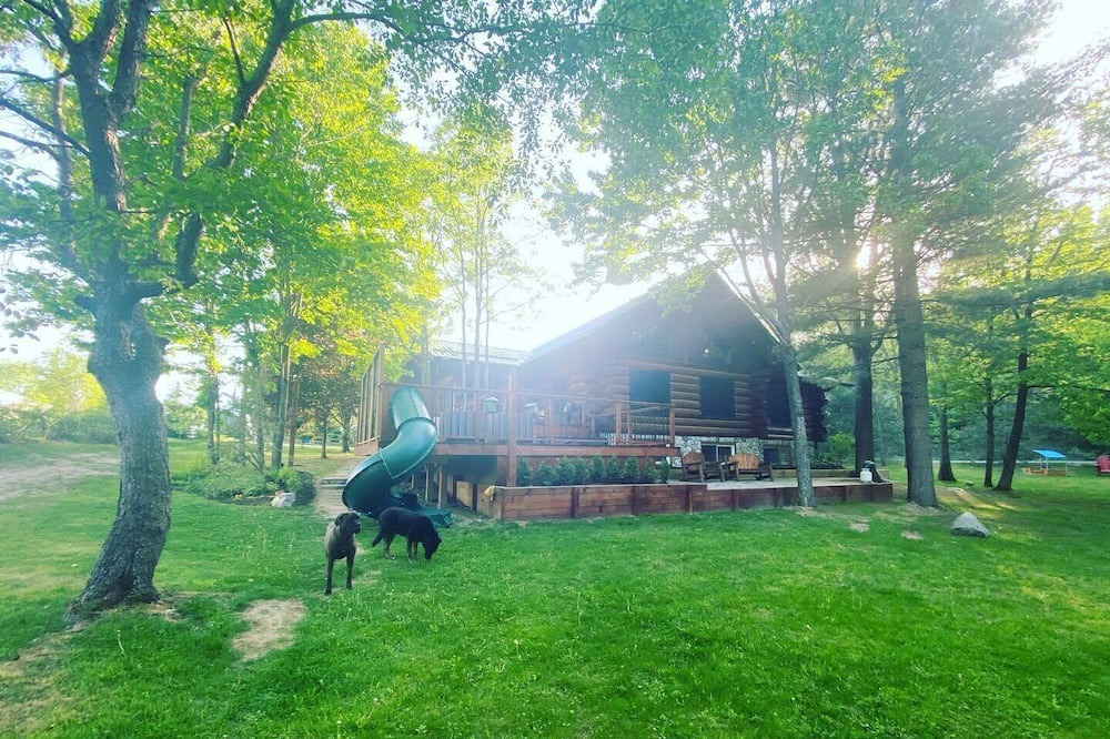 Photo of Outdoor in Actinolite