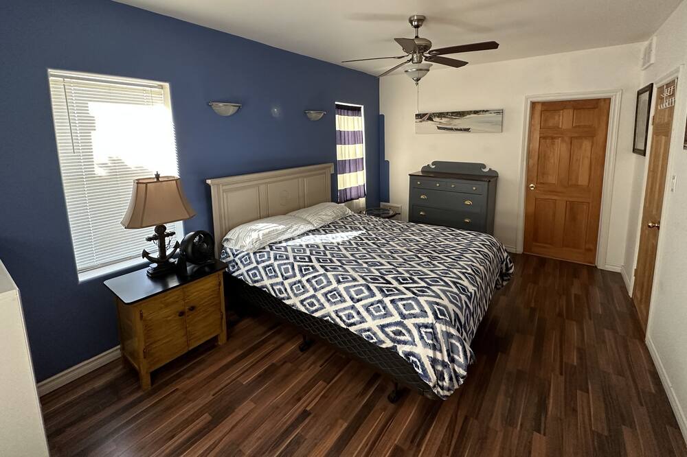 Photo of Bedroom in Pointe aux Roches