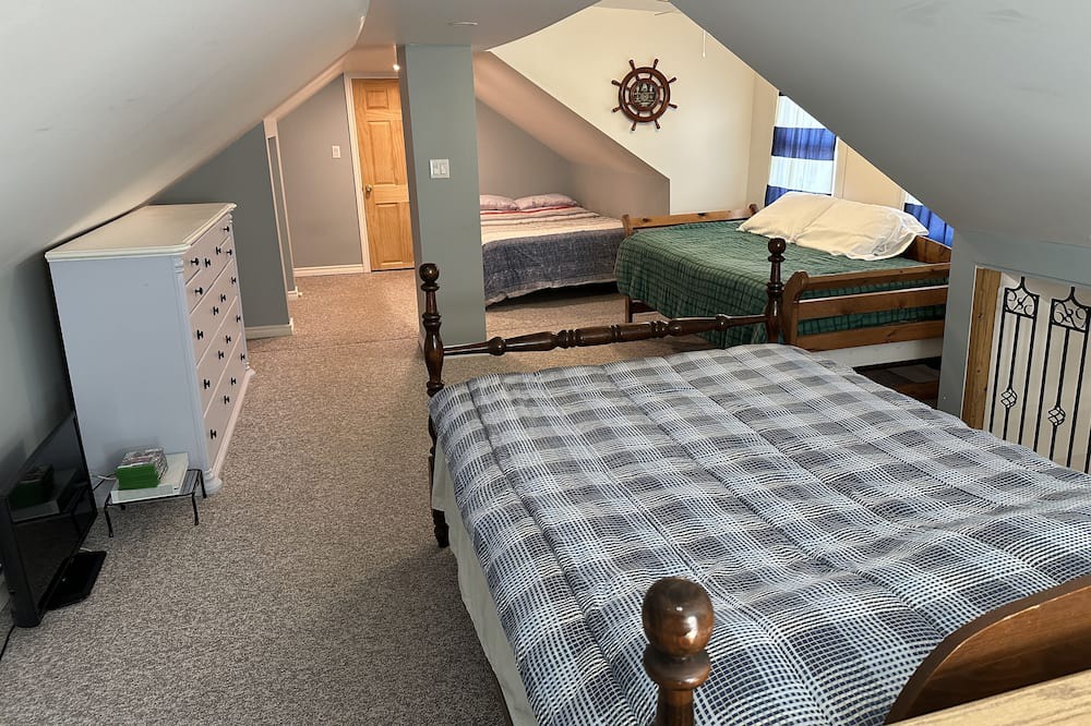 Photo of Bedroom in Pointe aux Roches