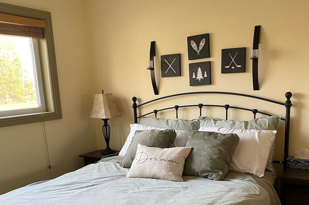 Photo of Bedroom in Magnetawan