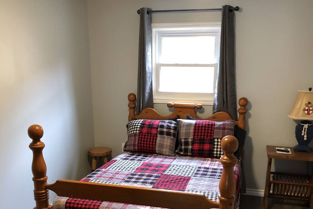 Photo of Bedroom in Port Burwell