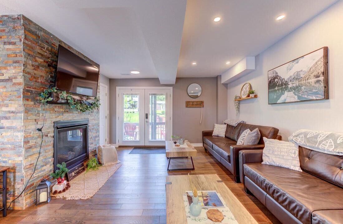 Photo of Livingroom in Port Dover
