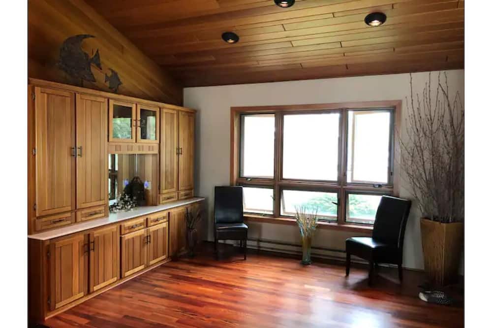 Photo of Livingroom in Edna
