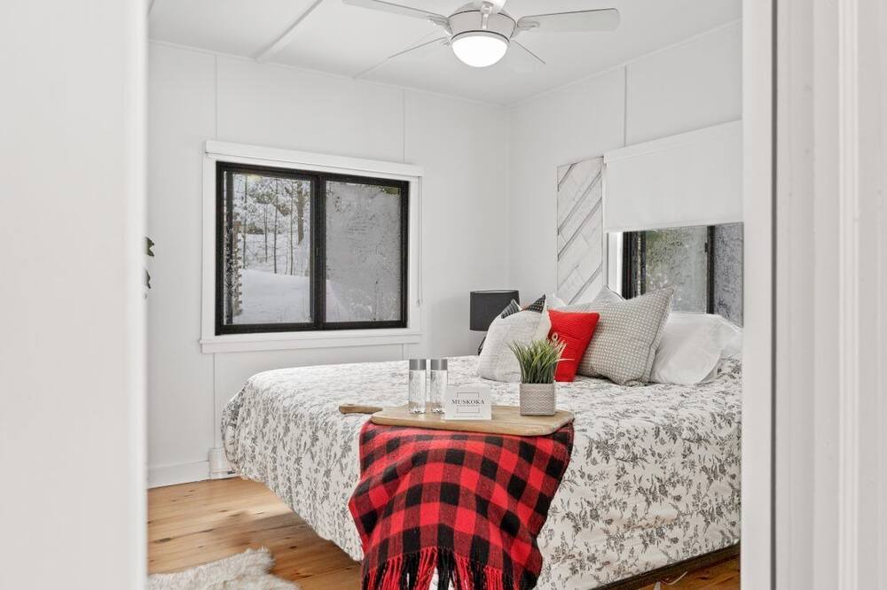 Photo of Bedroom in Gravenhurst