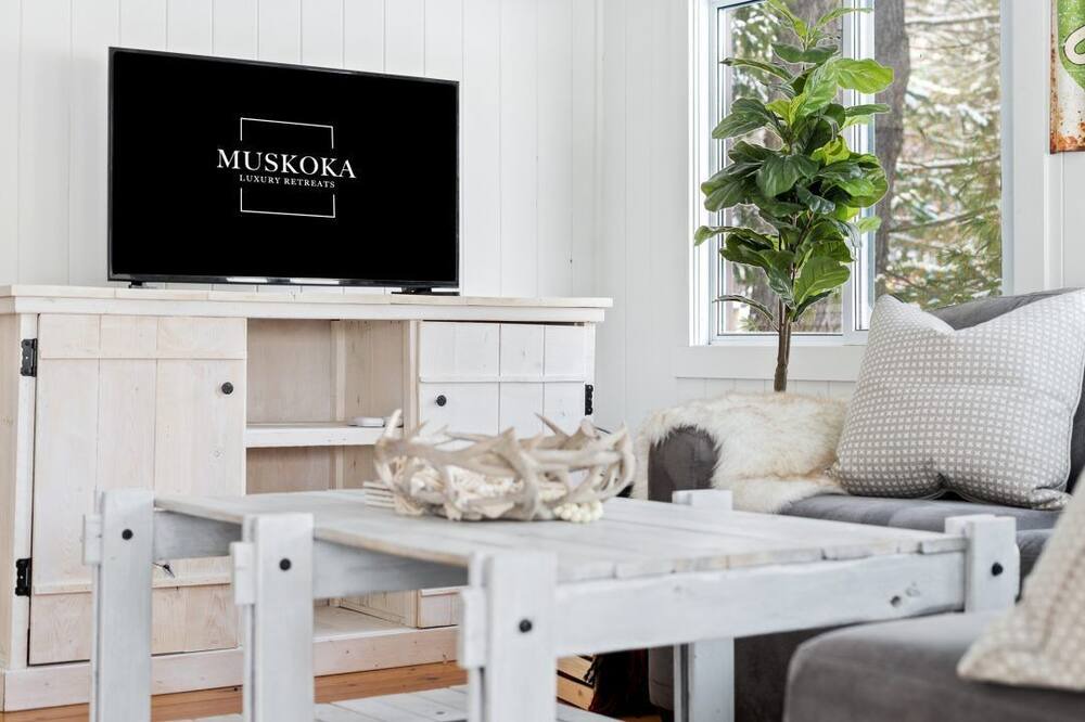 Photo of Livingroom in Gravenhurst