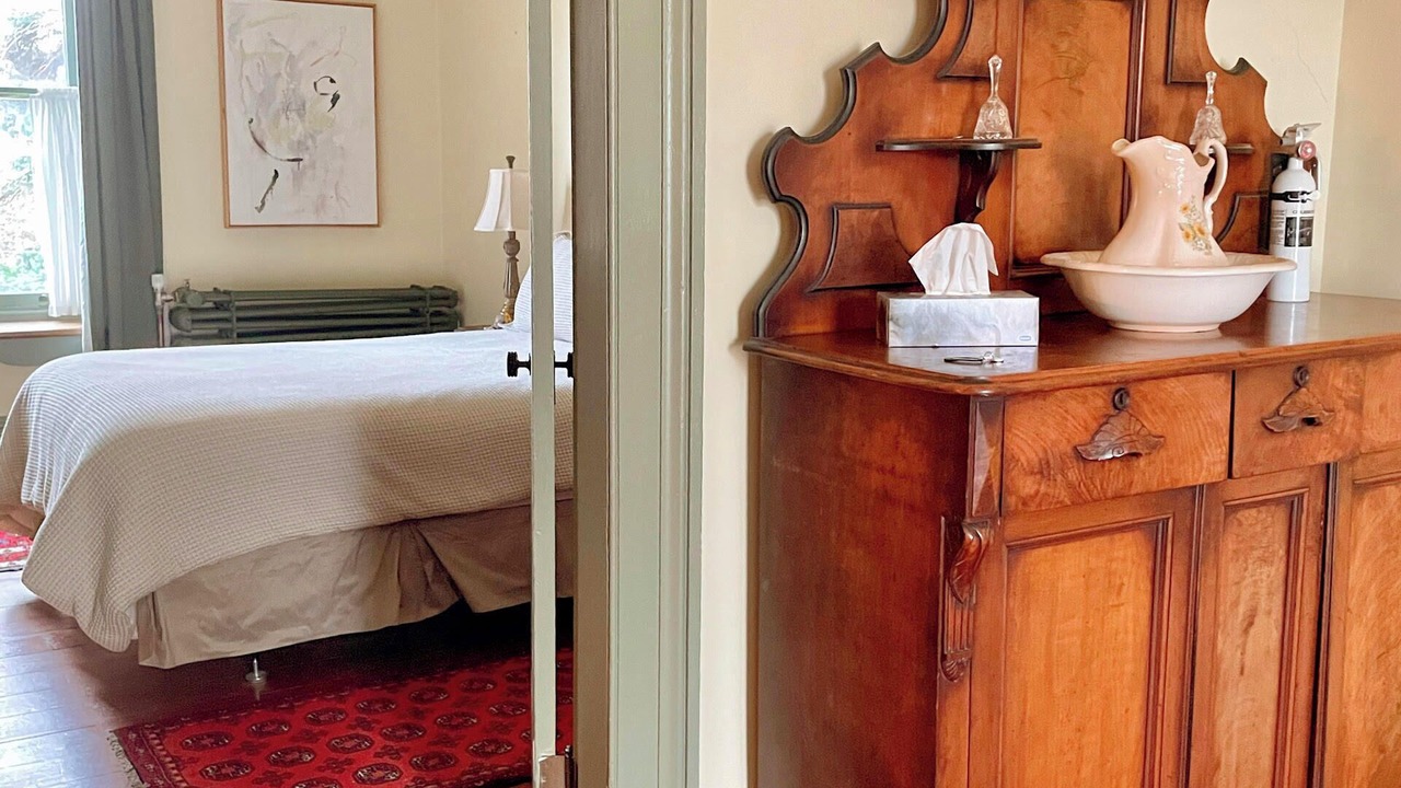 Photo of Bedroom in Gananoque