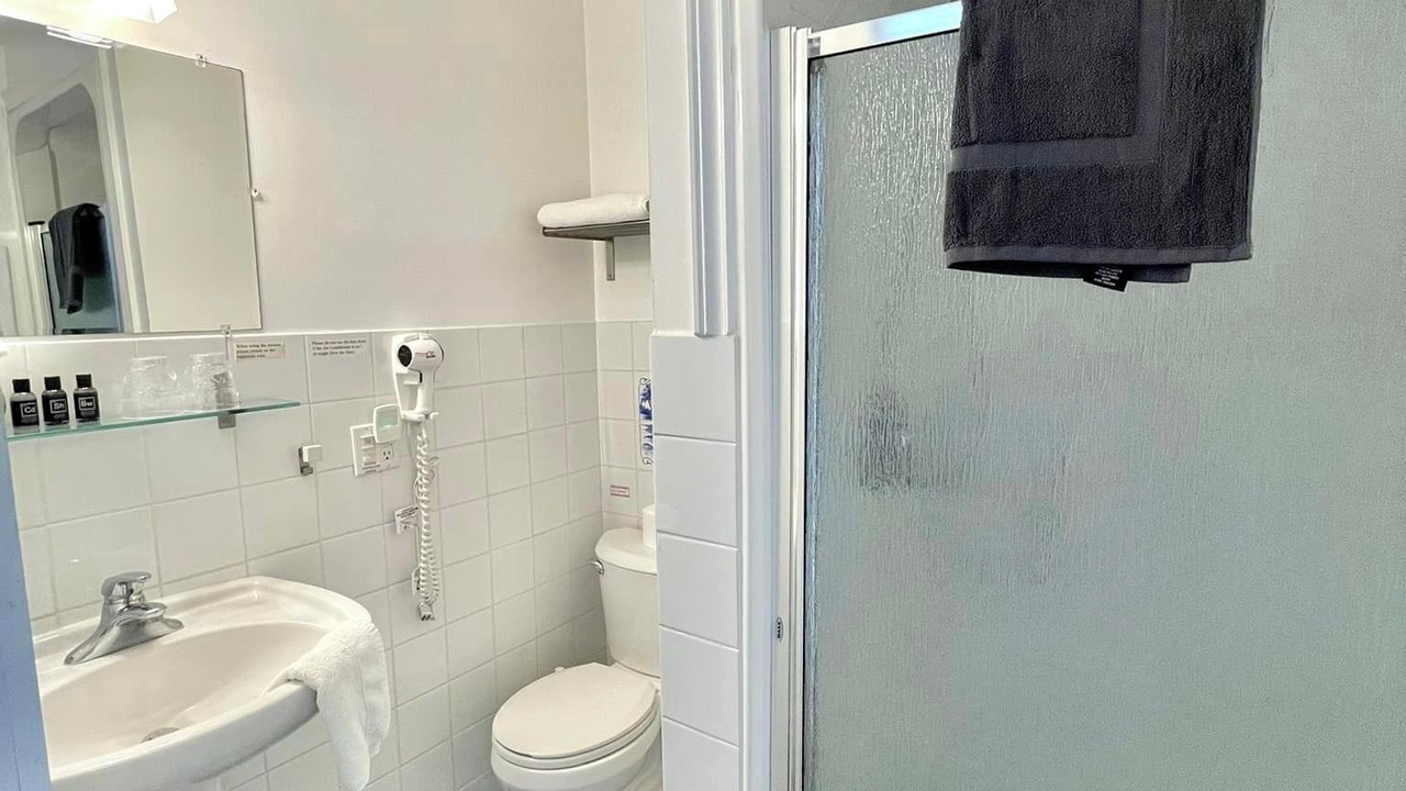 Photo of Bathroom in Gananoque