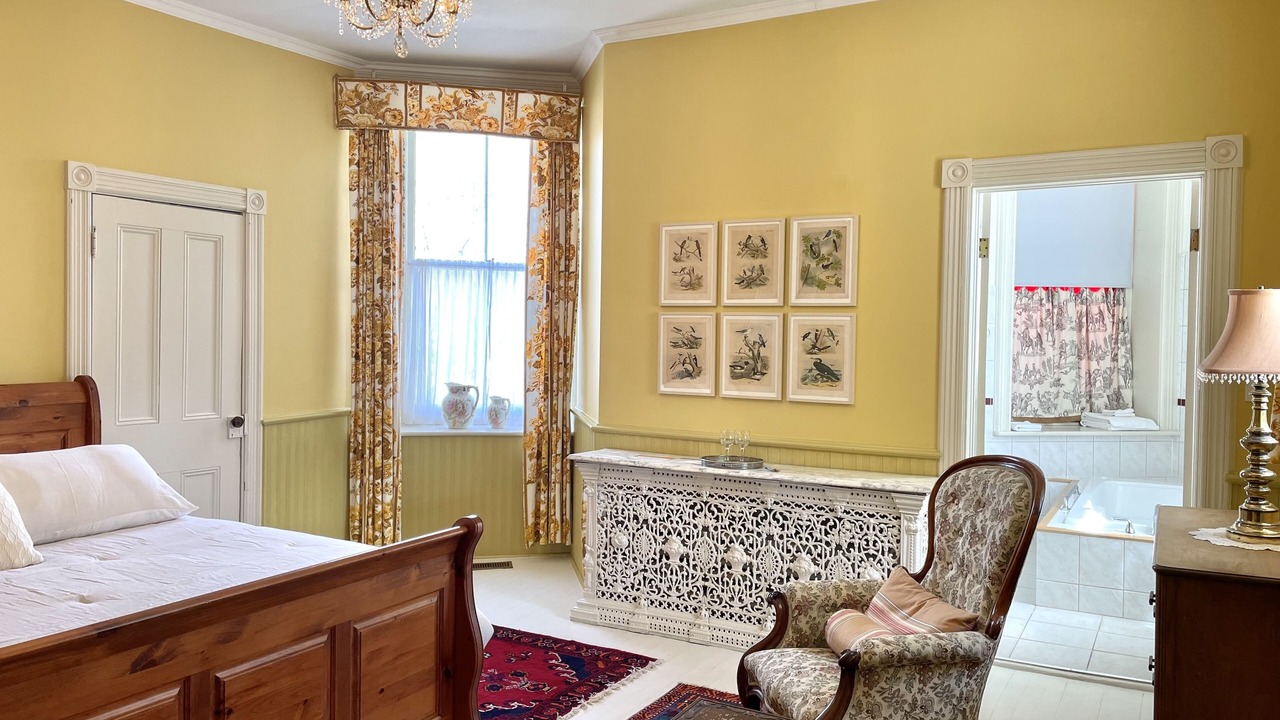 Photo of Bedroom in Gananoque