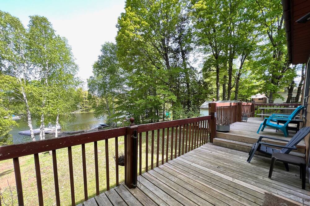 Photo of Patio Balcony in Trent Lakes