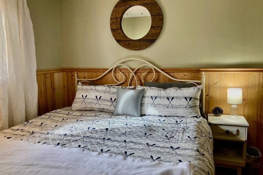 Photo of Bedroom in Trent Lakes