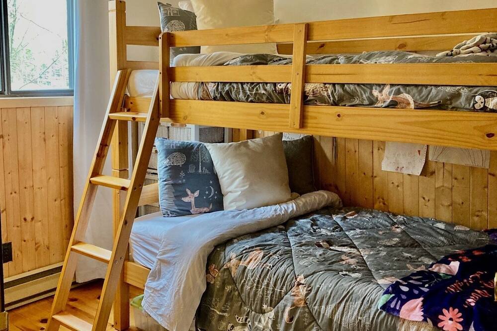 Photo of Bedroom in Trent Lakes