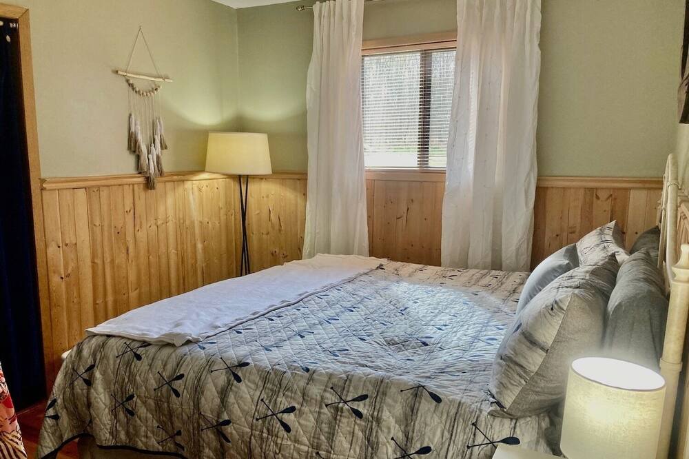 Photo of Bedroom in Trent Lakes