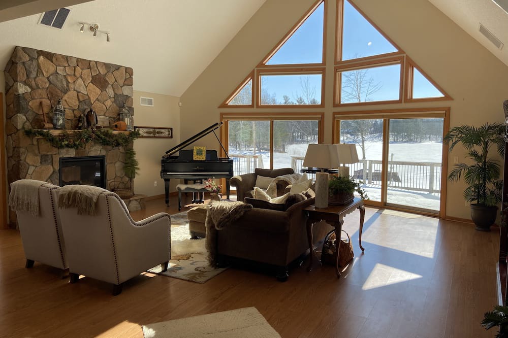 Photo of Livingroom in Aitkin