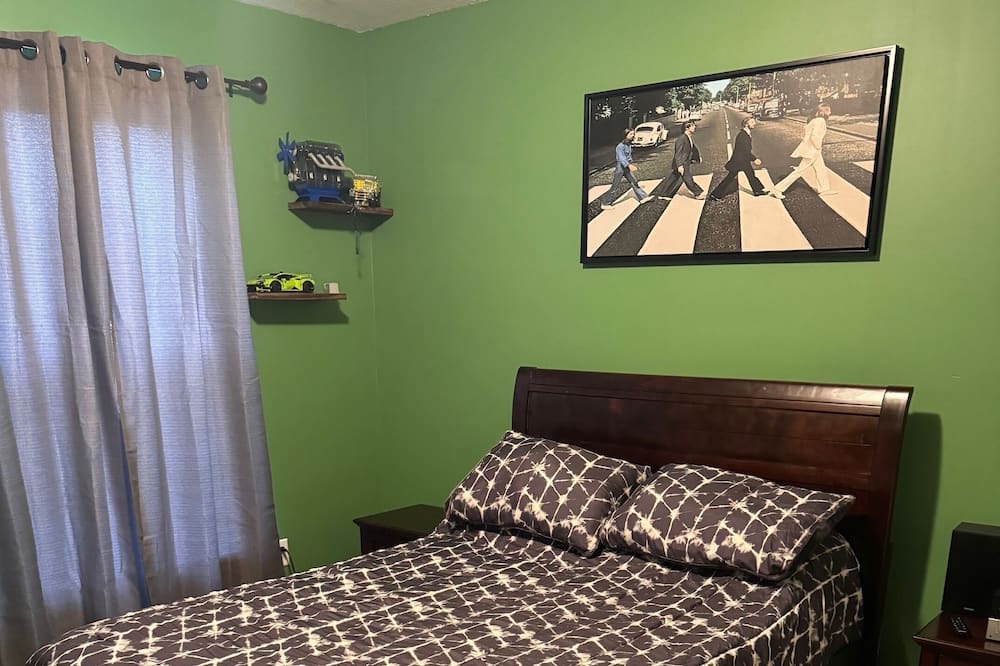 Photo of Bedroom in Blaine