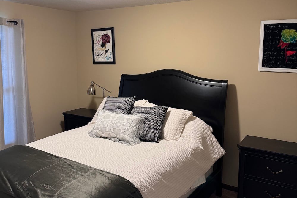 Photo of Bedroom in Blaine