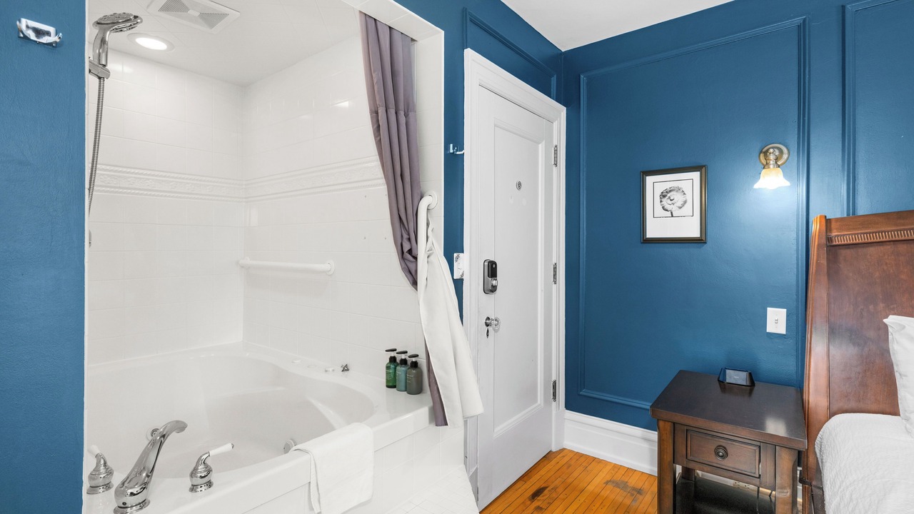 Photo of Bathroom in Congdon Park