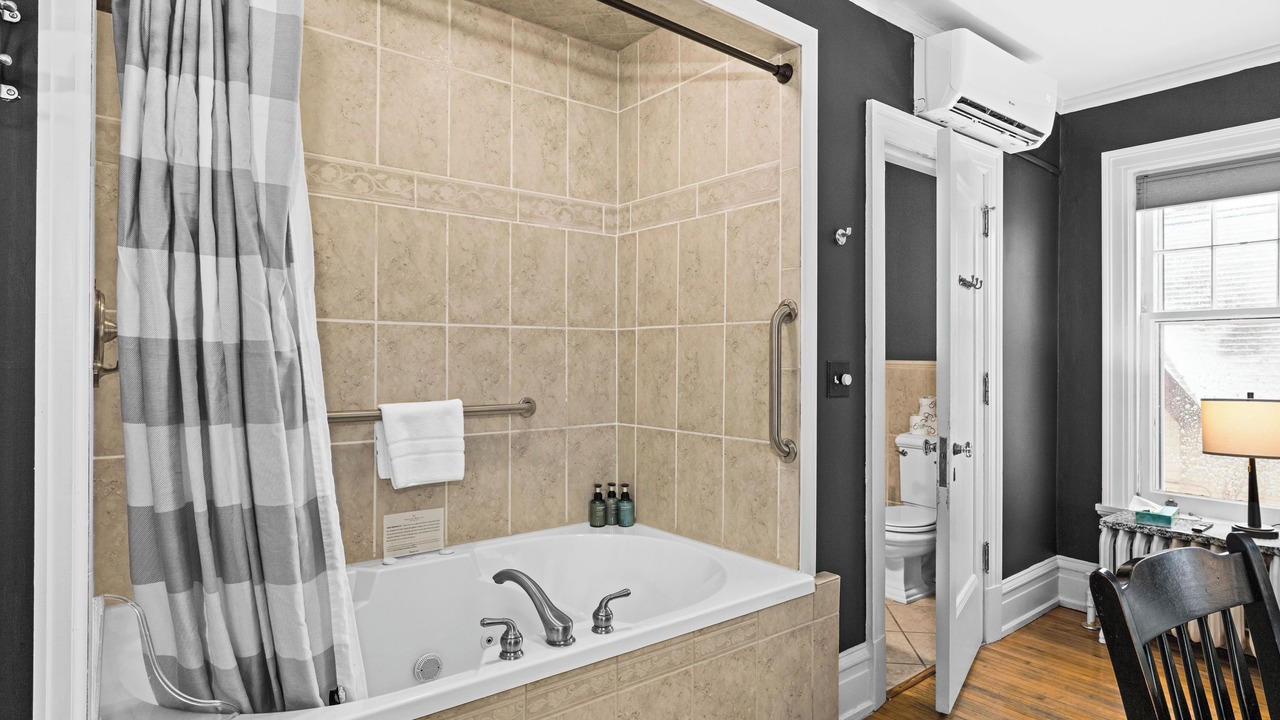 Photo of Bathroom in Congdon Park