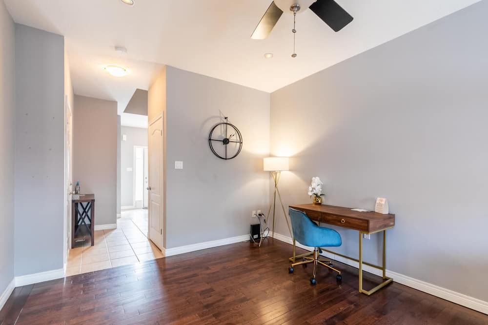 Photo of Bedroom in Stoney Creek