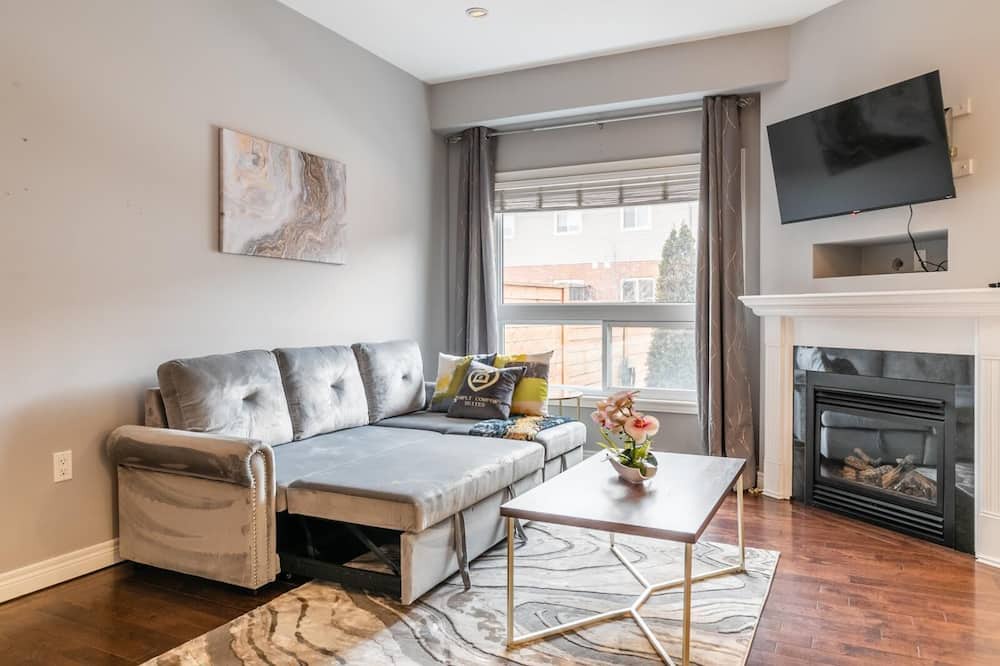 Photo of Livingroom in Stoney Creek