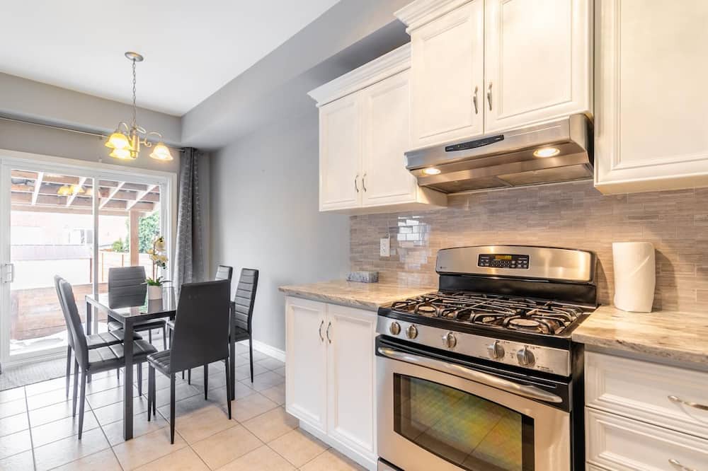 Photo of Kitchen in Stoney Creek