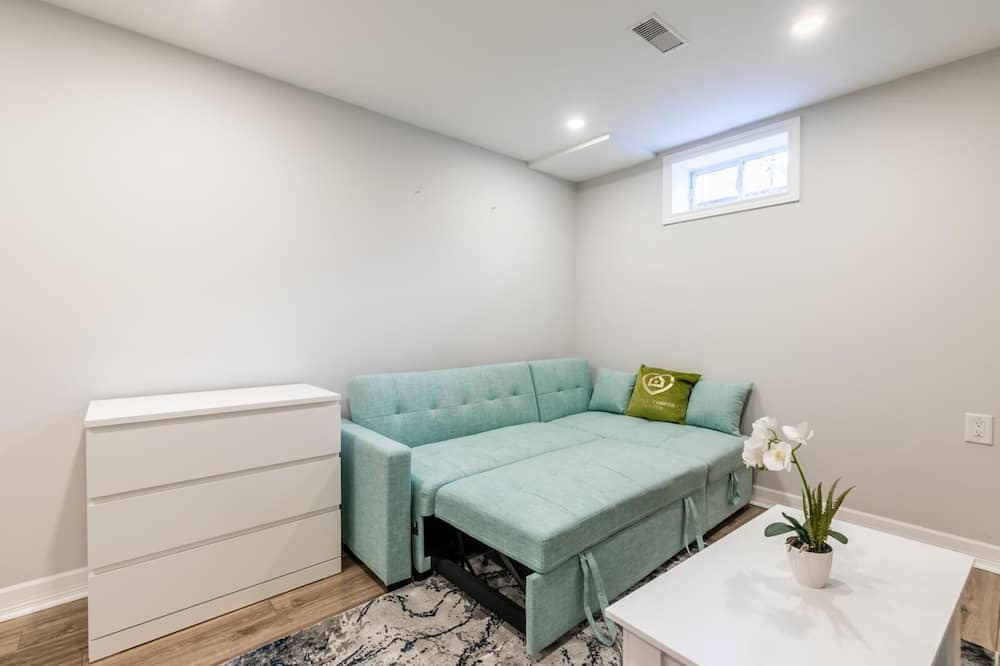 Photo of Livingroom in Stoney Creek