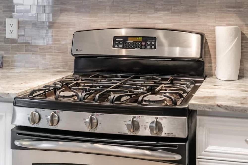 Photo of Kitchen in Stoney Creek